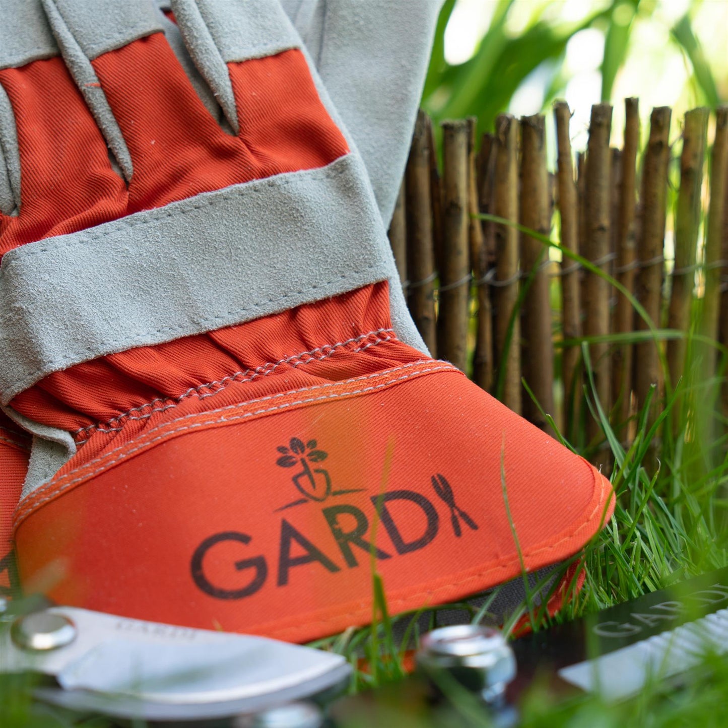 Gardi Heavy Duty Durable & Breathable Gardening Gloves Medium (1 Pair)