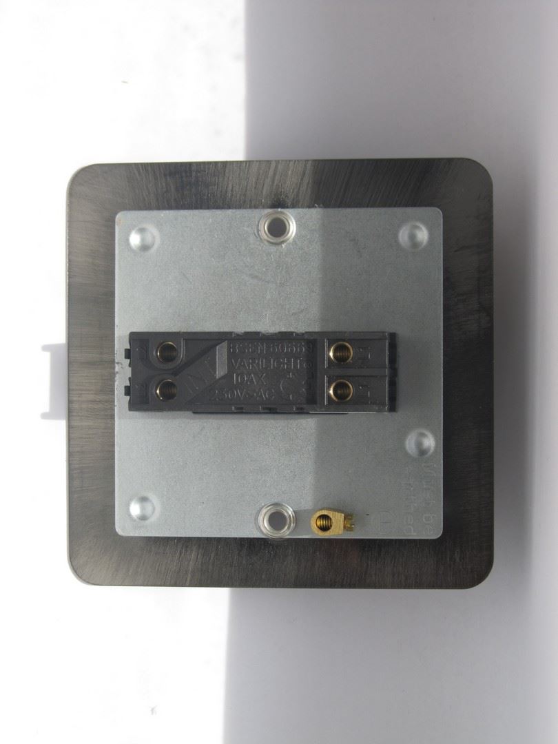 Varilight 1 Gang 10A Intermediate Dolly Toggle Light Switch Ultra Flat Brushed Brass XFBT7