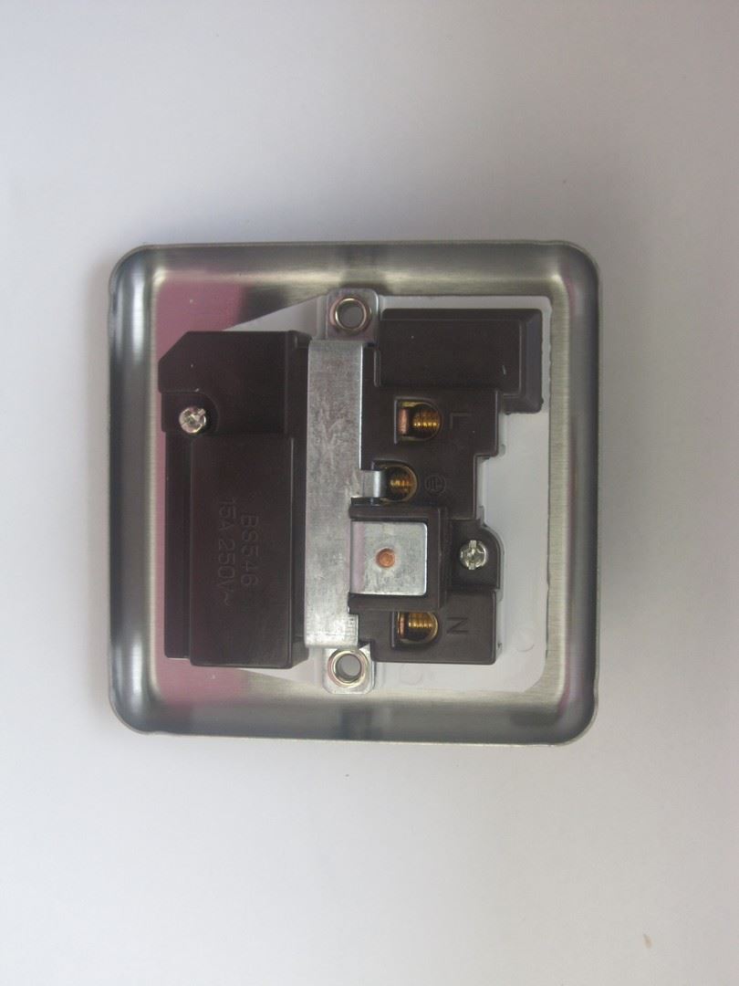 Varilight 1 Gang 15 Amp Round Pin Socket Matt Chrome Finish Black Insert XSRP15AB