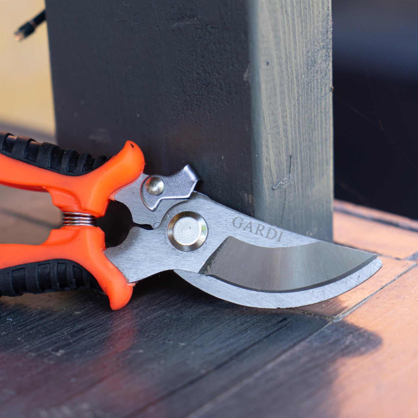 Gardi Orange Hand Held Pruning Secateurs with Locking Mechanism