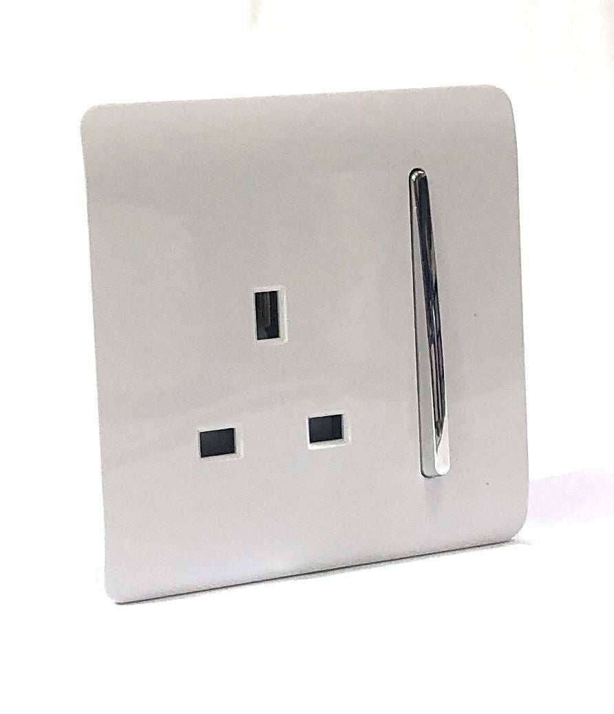 Trendi 1 Gang Artistic Modern 13 Amp Switched Plug Socket White ART-SKT13WH