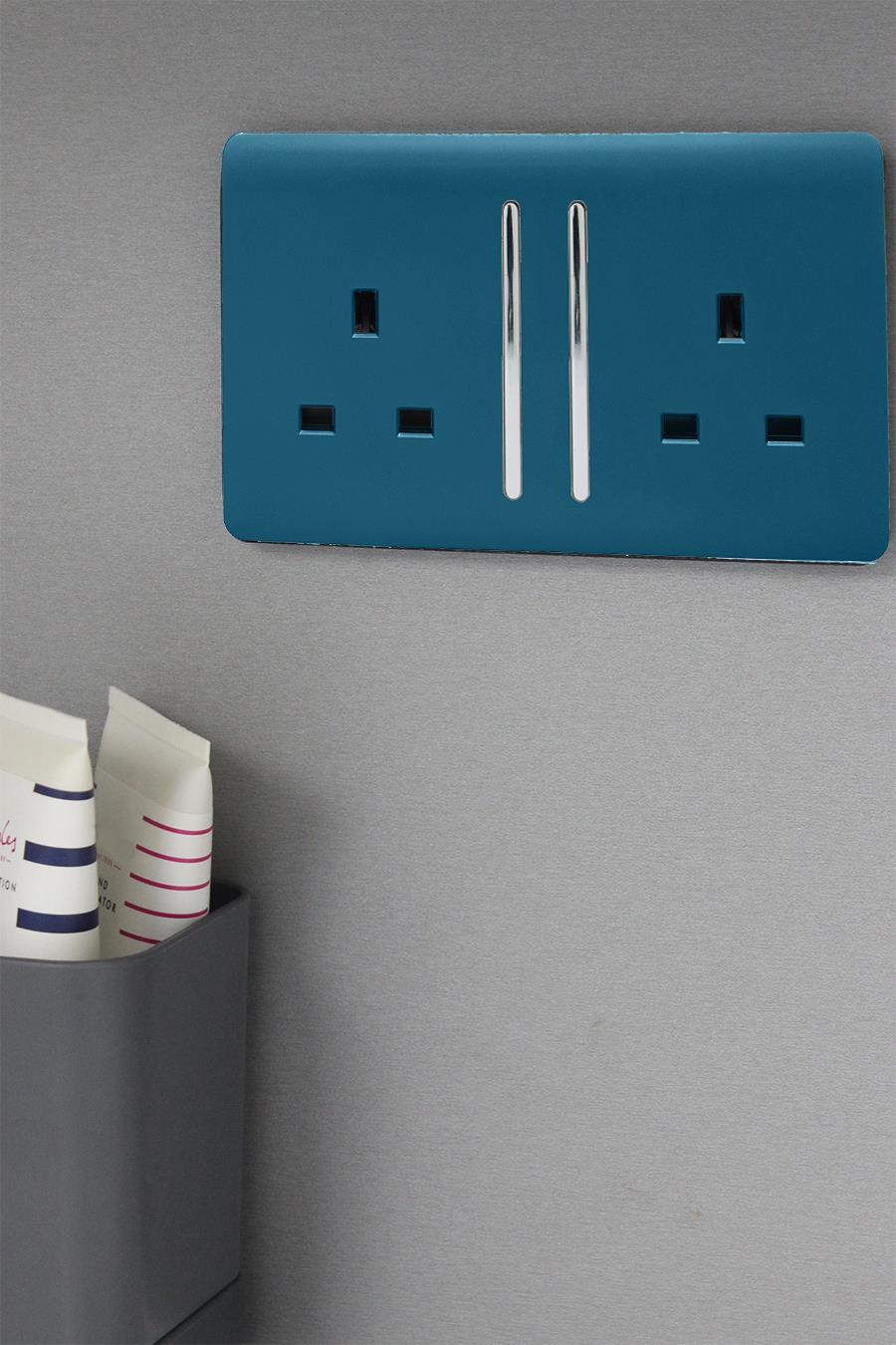 Trendi 2 Gang Artistic Modern Glossy 13 Amp Switched Tactile Plug Socket Midnight Blue