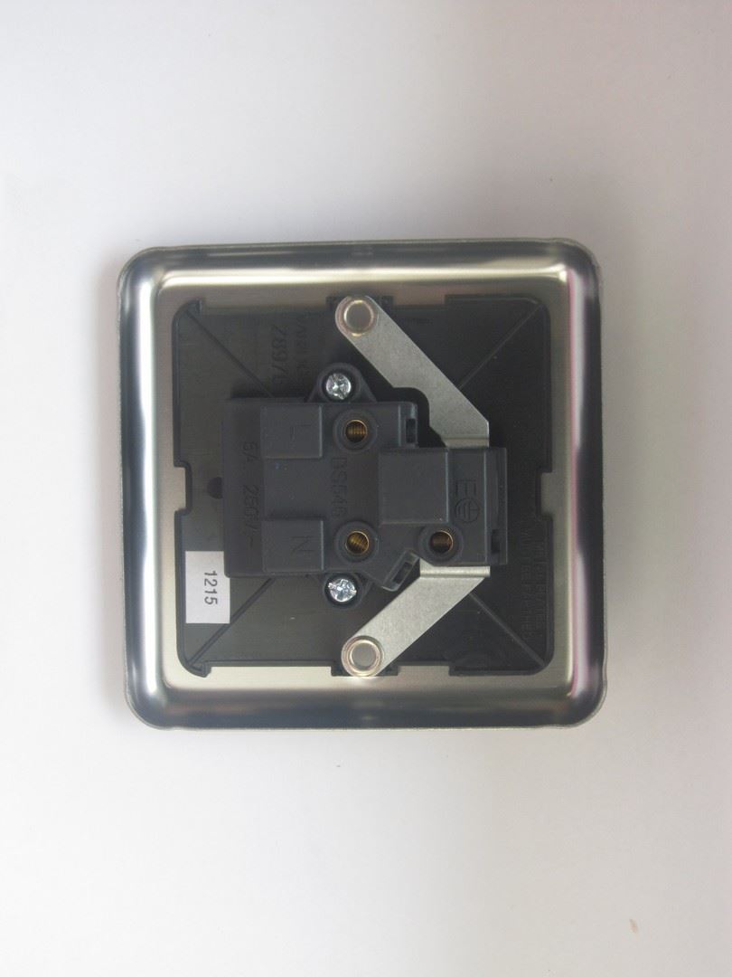 Varilight 1 Gang 5 Amp Round Pin Socket Matt Chrome Finish Black Insert XSRP5AB